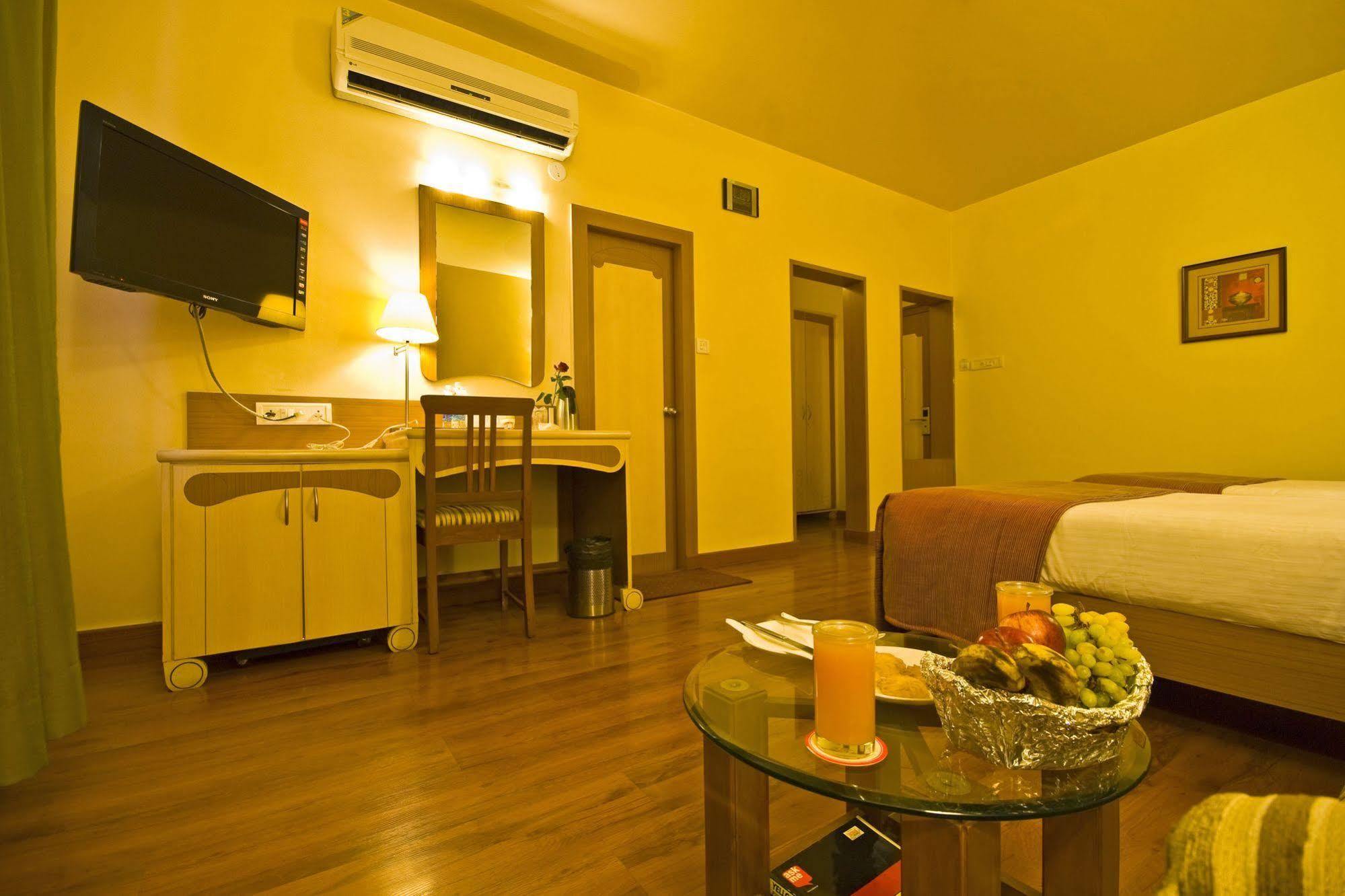Hotel Park Central Koregaon Park Pune Eksteriør bilde