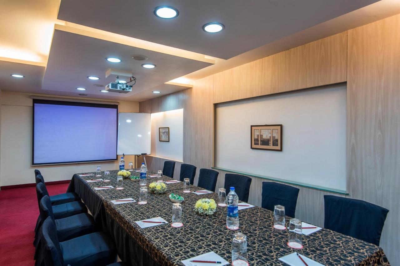 Hotel Park Central Koregaon Park Pune Eksteriør bilde